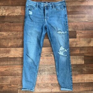 Hollister Women's Blue Distressed Skinny Jeans